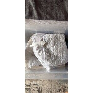 2 Crib mattress protectors